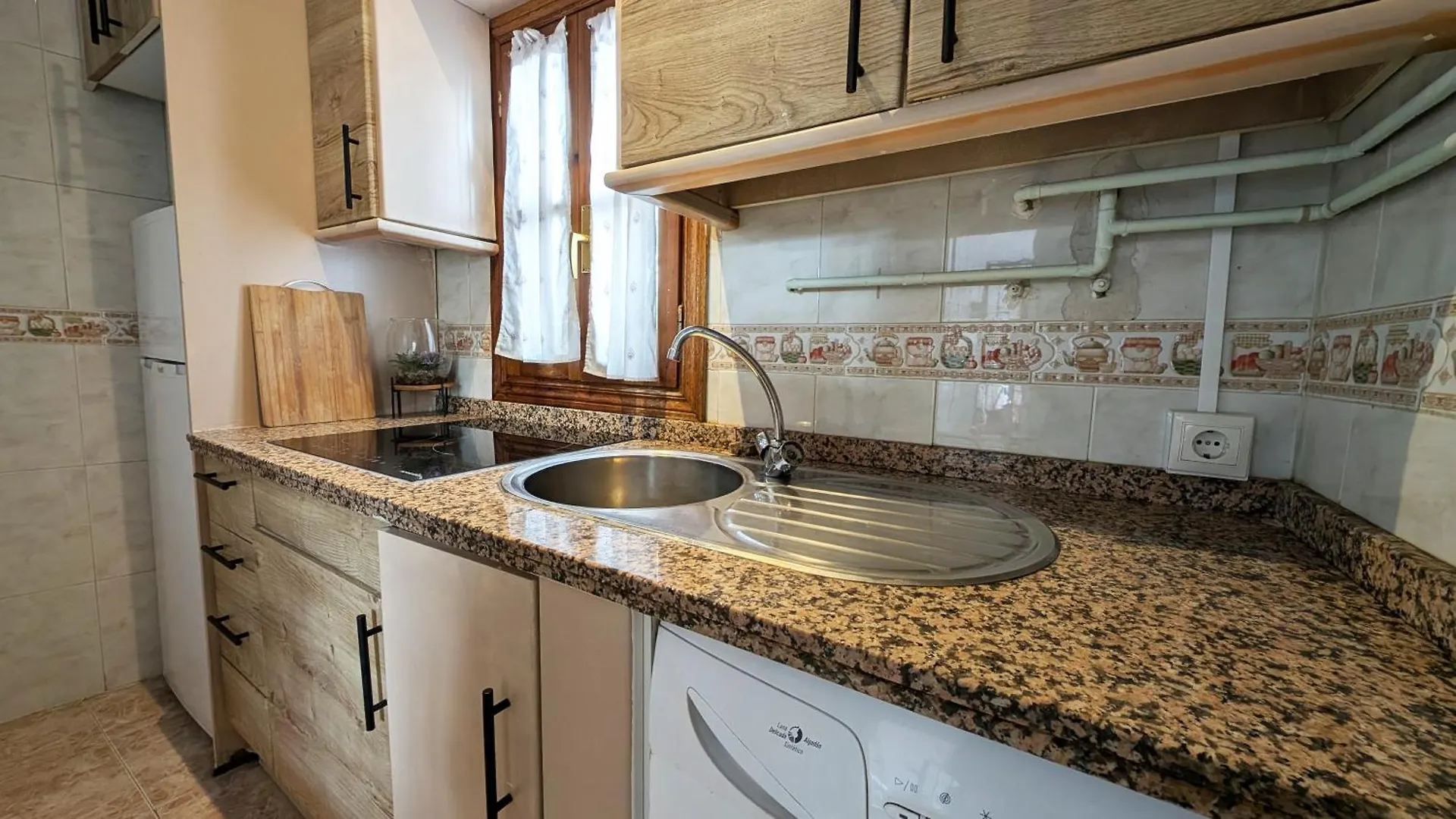 Apartamento La casa roja: luminoso ático con vistas Sevilla España